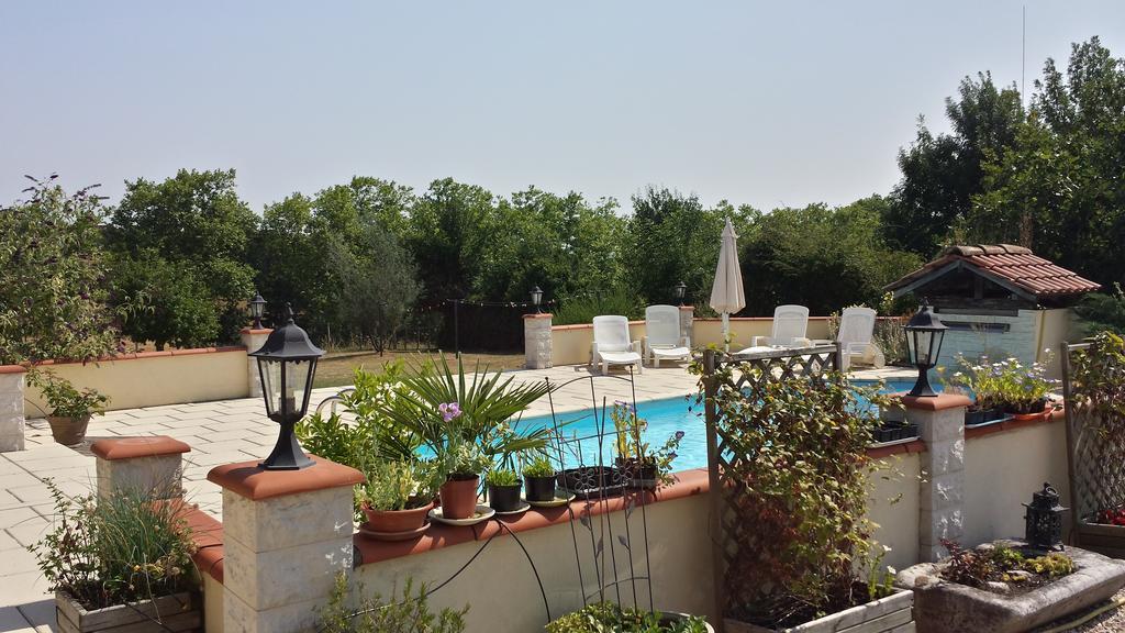 Bed and Breakfast Les Tilleuls Saint-Pé-Delbosc Exterior foto
